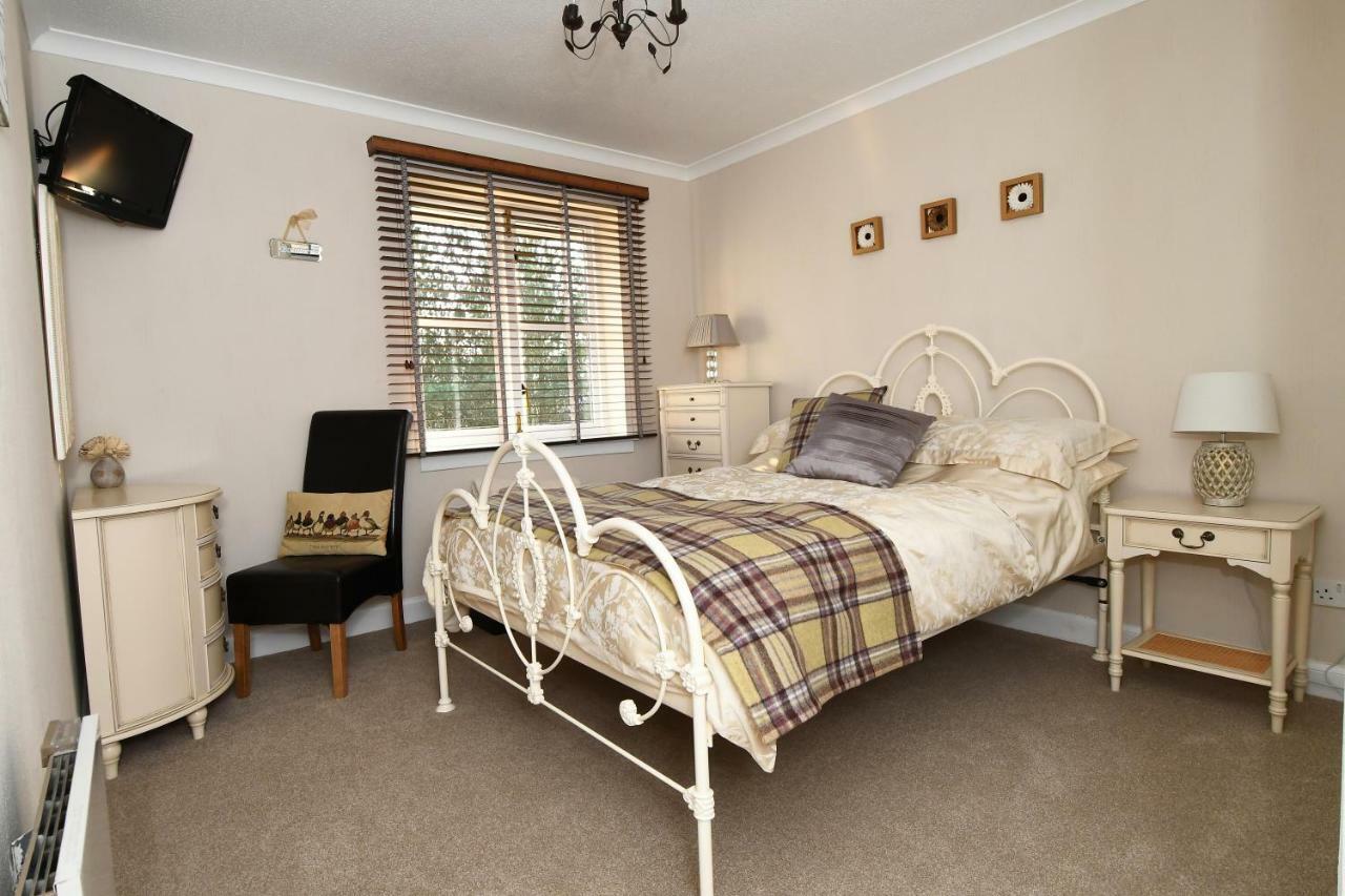 Apt Gleneagles Selfcatering アウキテラーダー エクステリア 写真